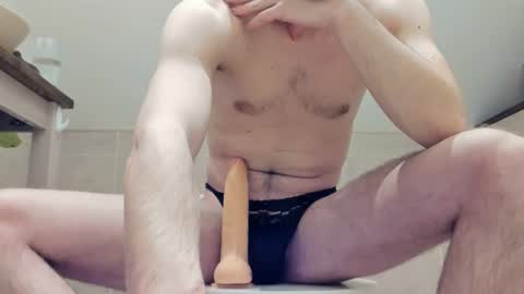 Snapshot of tommyadvo chatting on February 22, 8:42 pm Tom online show from February 22, 8:42 pm