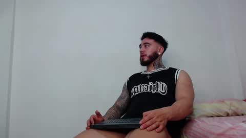 Snapshot of tommyblessd1 chatting on December 16, 5:38 am Steven online show from December 16, 5:38 am