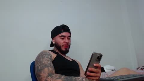 Snapshot of tommyblessd1 chatting on December 17, 11:49 am Steven online show from December 17, 11:49 am