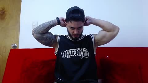 Snapshot of tommyblessd1 chatting on January 14, 2:50 am Steven online show from January 14, 2:50 am