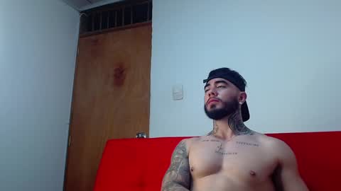 Snapshot of tommyblessd1 chatting on January 30, 9:47 am Steven online show from January 30, 9:47 am