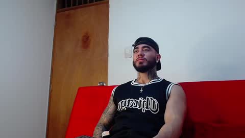 Snapshot of tommyblessd1 chatting on January 31, 10:10 am Steven online show from January 31, 10:10 am