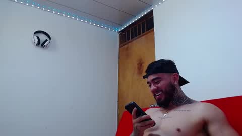 Snapshot of tommyblessd1 chatting on February 13, 6:59 pm Steven online show from February 13, 6:59 pm