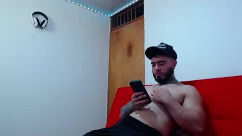 Snapshot of tommyblessd1 chatting on February 26, 7:16 pm Steven online show from February 26, 7:16 pm
