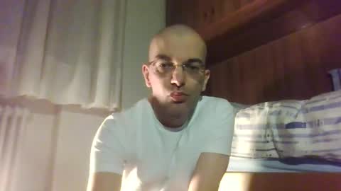 Snapshot of tommycorner chatting on December 15, 10:04 pm tommycorner online show from December 15, 10:04 pm