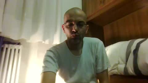 Snapshot of tommycorner chatting on March 6, 12:10 am tommycorner online show from March 6, 12:10 am