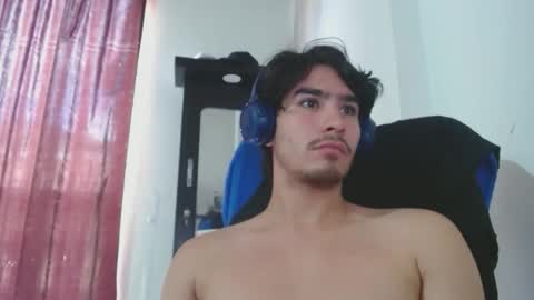 Snapshot of tommycutee21 chatting on May 6, 6:57 pm tommycutee21 online show from May 6, 6:57 pm
