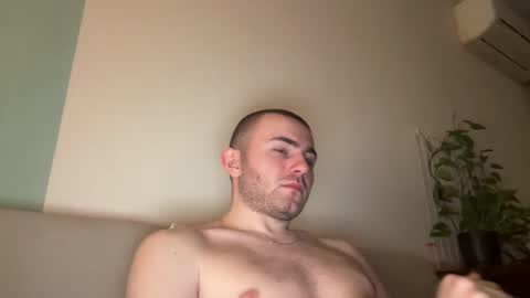 Snapshot of tommyflash_tut chatting on February 10, 8:42 pm tommyflash_tut online show from February 10, 8:42 pm