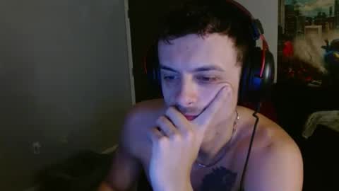 Snapshot of tommystrokes_ chatting on December 2, 3:23 am Tommy Strokes online show from December 2, 3:23 am