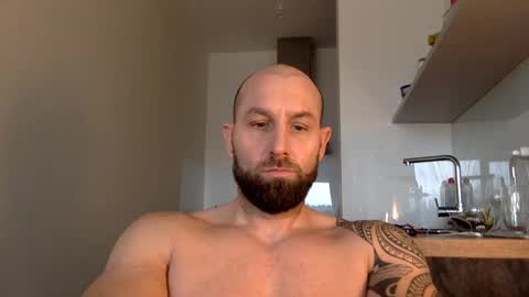 Thomas Fit online show from December 10, 11:11 am