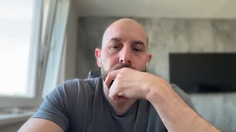 Thomas Fit online show from May 22, 7:04 am