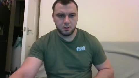 tommyy19901 online show from December 5, 9:28 pm