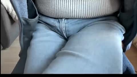 Tom online show from March 27, 2:06 pm