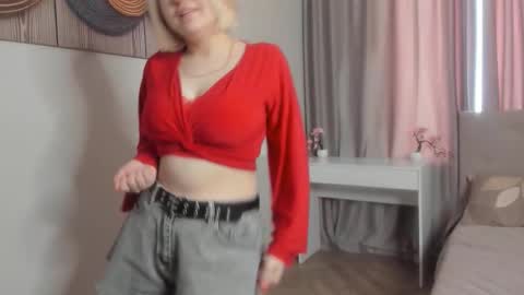 Snapshot of tonacoulson chatting on February 7, 7:45 am Eve online show from February 7, 7:45 am