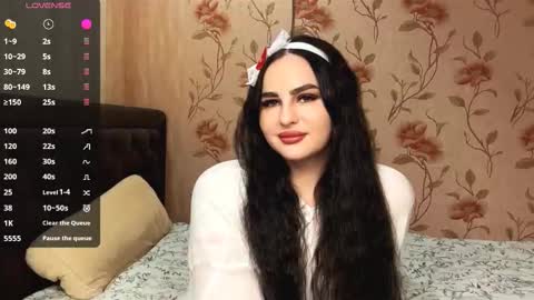 Snapshot of tondamikhail chatting on February 19, 4:25 pm Bella online show from February 19, 4:25 pm