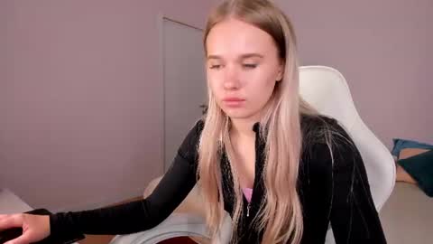 Snapshot of toni_pittmann chatting on July 15, 1:11 am toni_pittmann online show from July 15, 1:11 am