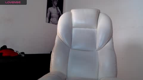 Snapshot of tonibelmont chatting on January 12, 6:05 pm TONI BELMONT online show from January 12, 6:05 pm