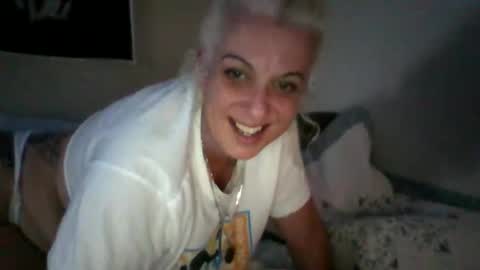 Honeys Snow Bunny online show from January 9, 6:16 am