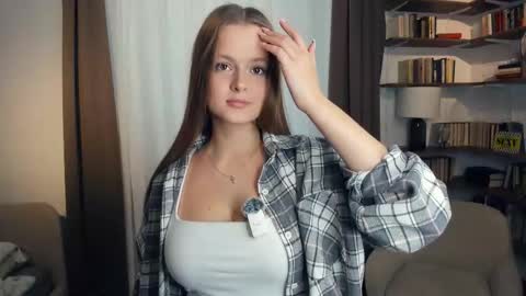 Snapshot of tonka_love chatting on October 24, 8:44 am Alice online show from October 24, 8:44 am
