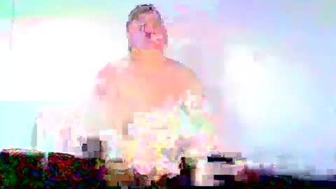 Snapshot of tonny54880 chatting on December 26, 7:13 am tonny54880 online show from December 26, 7:13 am