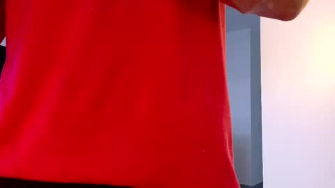 Snapshot of tony_muscle1 chatting on October 6, 10:07 pm tony muscle1 online show from October 6, 10:07 pm