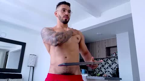 Snapshot of tony_muscle1 chatting on October 17, 7:16 pm tony muscle1 online show from October 17, 7:16 pm