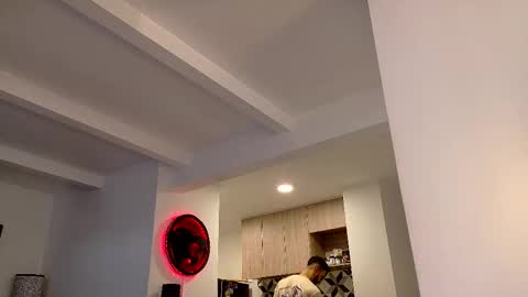 Snapshot of tony_muscle1 chatting on November 24, 9:47 pm tony muscle1 online show from November 24, 9:47 pm