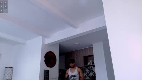 Snapshot of tony_muscle1 chatting on November 30, 9:30 pm tony muscle1 online show from November 30, 9:30 pm