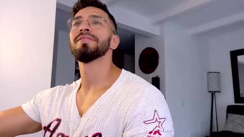 Snapshot of tony_muscle1 chatting on January 12, 7:52 pm tony muscle1 online show from January 12, 7:52 pm