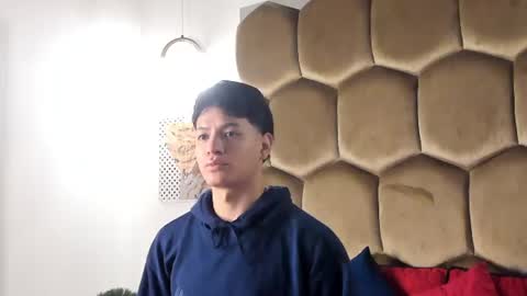 tony_petrov online show from June 24, 6:01 am