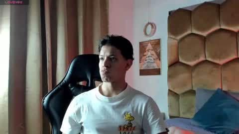 tony_petrov online show from July 8, 4:28 am