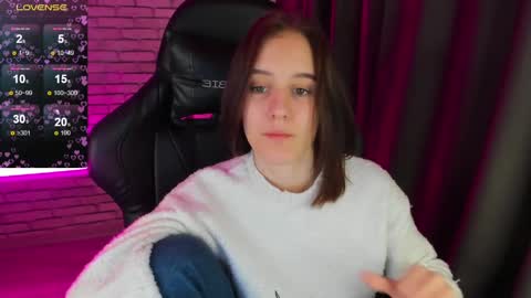 Snapshot of tonya_gray chatting on December 13, 7:58 am tonya_gray online show from December 13, 7:58 am