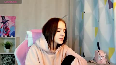 Snapshot of tonya_gray chatting on December 26, 10:41 pm tonya_gray online show from December 26, 10:41 pm