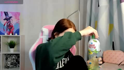 Snapshot of tonya_gray chatting on December 29, 12:20 am tonya_gray online show from December 29, 12:20 am