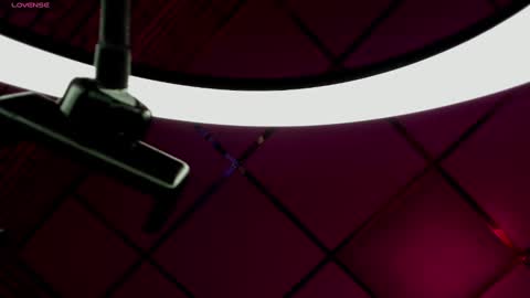 Snapshot of tonya_gray chatting on February 19, 6:00 pm tonya_gray online show from February 19, 6:00 pm