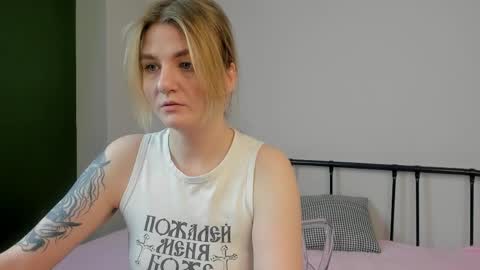 Tonya online show from June 2, 1:18 am