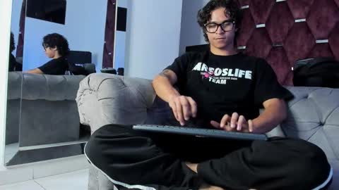 Tony Benedetti online show from March 4, 9:10 pm