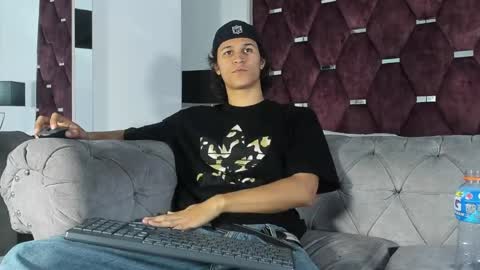 Tony Benedetti online show from April 6, 9:05 pm