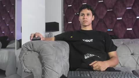 Snapshot of tonybenedetti chatting on July 13, 8:33 pm Tony Benedetti online show from July 13, 8:33 pm