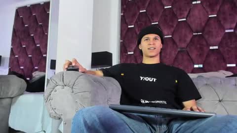 Snapshot of tonybenedetti chatting on July 14, 9:53 pm Tony Benedetti online show from July 14, 9:53 pm
