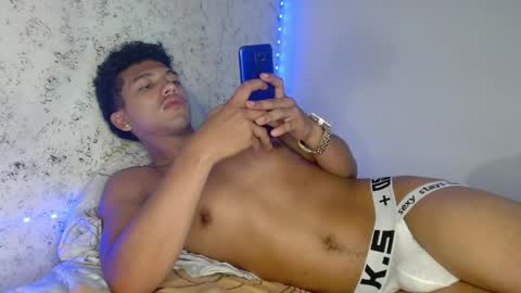 tonydesire_ online show from April 16, 9:04 pm