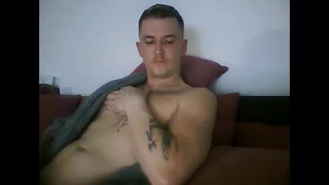 tonystrawberry online show from April 13, 8:36 pm