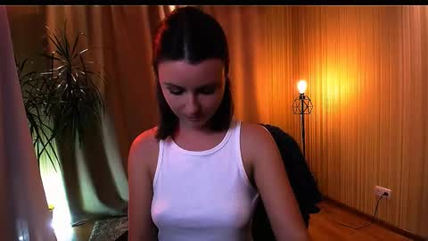 Elizabeth online show from October 9, 4:27 pm