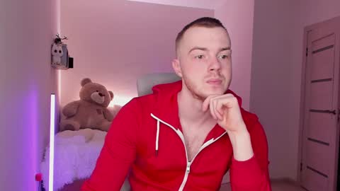 Snapshot of toohornyserj chatting on December 20, 11:05 pm toohornyserj online show from December 20, 11:05 pm