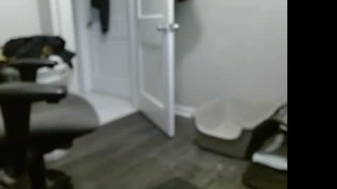 Snapshot of tooobvious chatting on February 10, 10:51 pm tooobvious online show from February 10, 10:51 pm