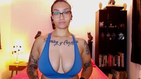 toothyy online show from February 6, 12:00 am