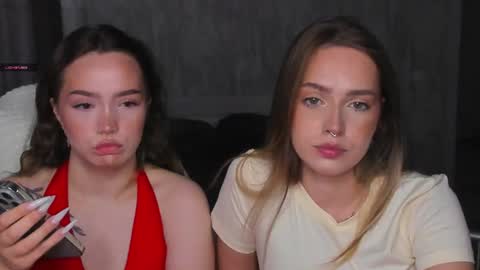 Snapshot of top_twins chatting on July 5, 10:11 am Yara online show from July 5, 10:11 am