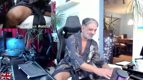 topalphaboss online show from December 19, 7:26 am