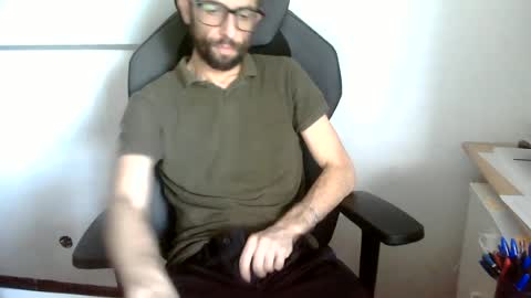 Snapshot of topg84 chatting on June 23, 2:59 pm Topg84 online show from June 23, 2:59 pm
