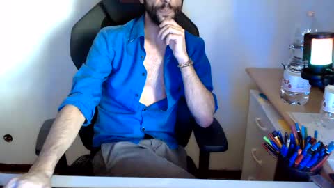 Snapshot of topg84 chatting on July 28, 5:23 pm Topg84 online show from July 28, 5:23 pm